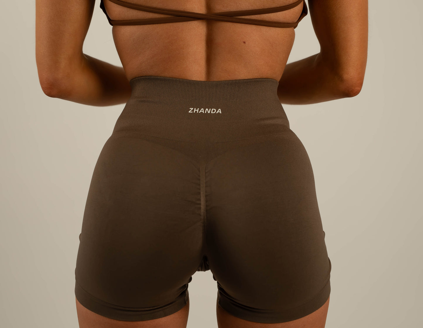 Zhanda II Scrunch Shorts - Mocha Brown