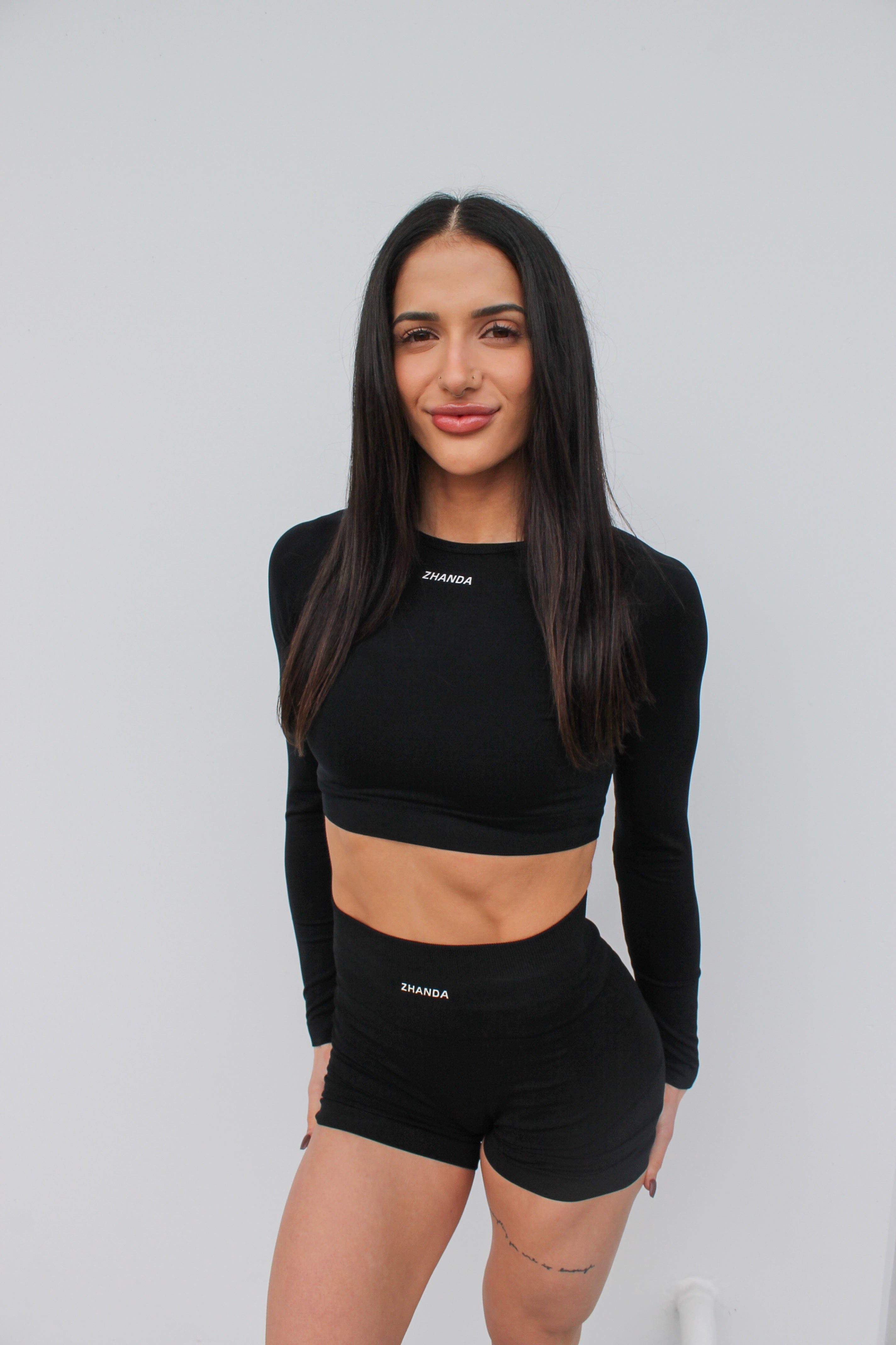 Zhanda Long Sleeve Cropped Tee - Black – Zhanda The Label