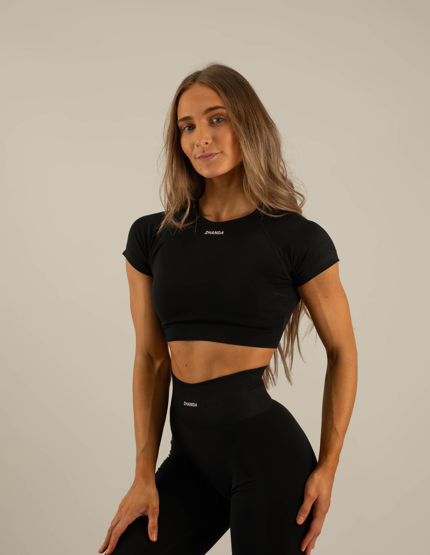 Zhanda Cropped Tee - Black