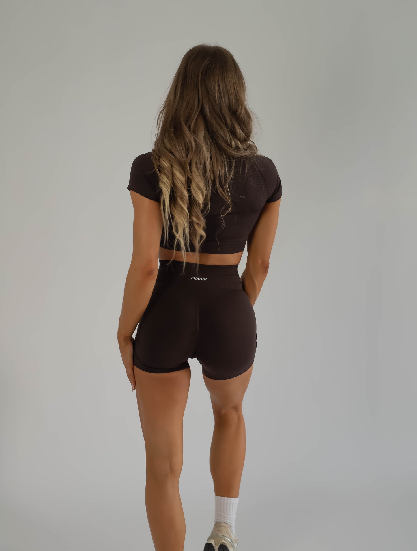 Zhanda II Scrunch Shorts - Dark Brown